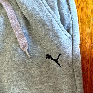 Puma men’s gray sweatpants, size M